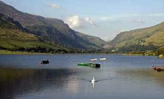 The picturesque Tal-y-Llyn Lake.jpg